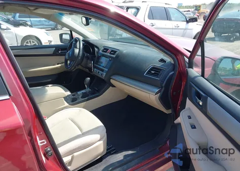 2015 Subaru Legacy 2.5I Premium из США, поврежденный, VIN 4S3BNAC64F3063545